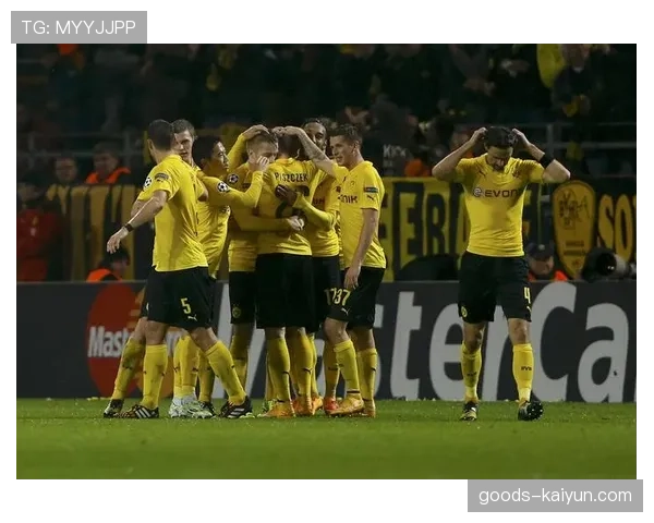 VAR介入判定进球有效,奥格斯堡主场取得领先 VAR介入判定进球有效,奥格斯堡主场取得领先